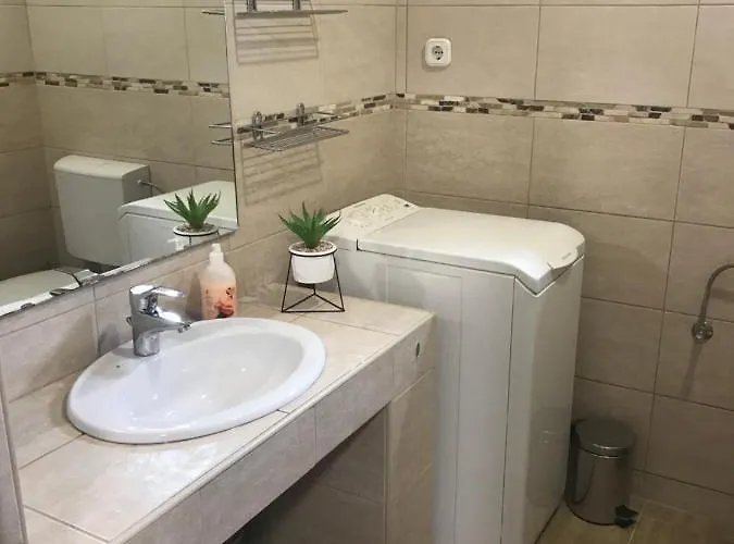 Balatonkenesei Vendeghaz