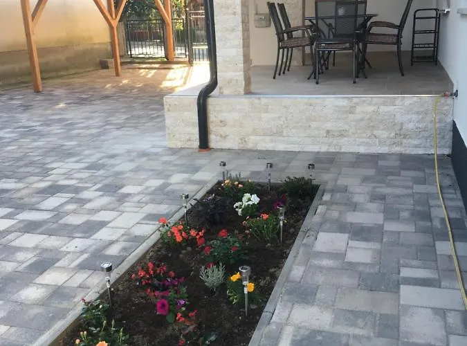 Balatonkenesei Vendeghaz